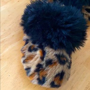 UGG toddler girls cheetah print slippers size 13